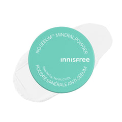 Innisfree No Sebum Matte Mineral Powder en envase traslúcido para control de brillos diario.