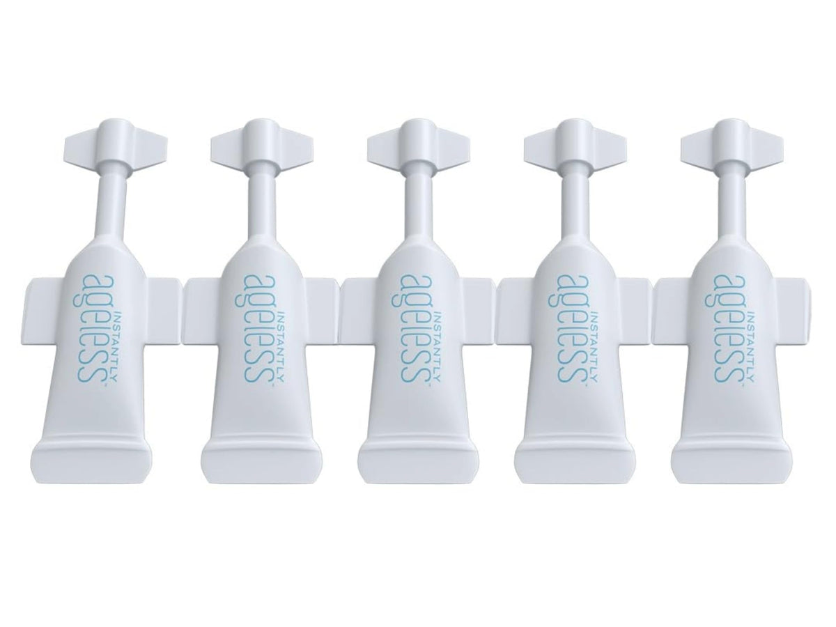 Instantly Ageless crema ojos aplicación: ayuda a suavizar ojeras y bolsas.