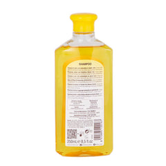 Cabello rubio brillante gracias a Intea Chamomile Shampoo y su extracto de manzanilla.