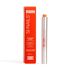 ISDIN Si-Nails bottle pour shows easy serum application for stronger nails.