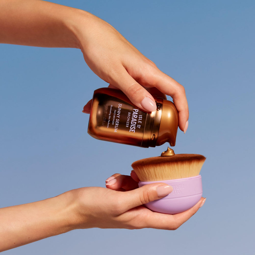 Isle of Paradise Shape and Glow brush enables quick, even coverage