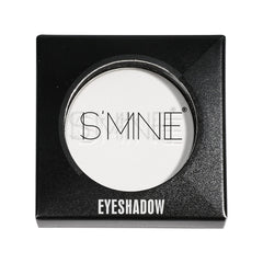 IS'MINE pressed powder shadow close-up highlighting high pigment and smooth blend.