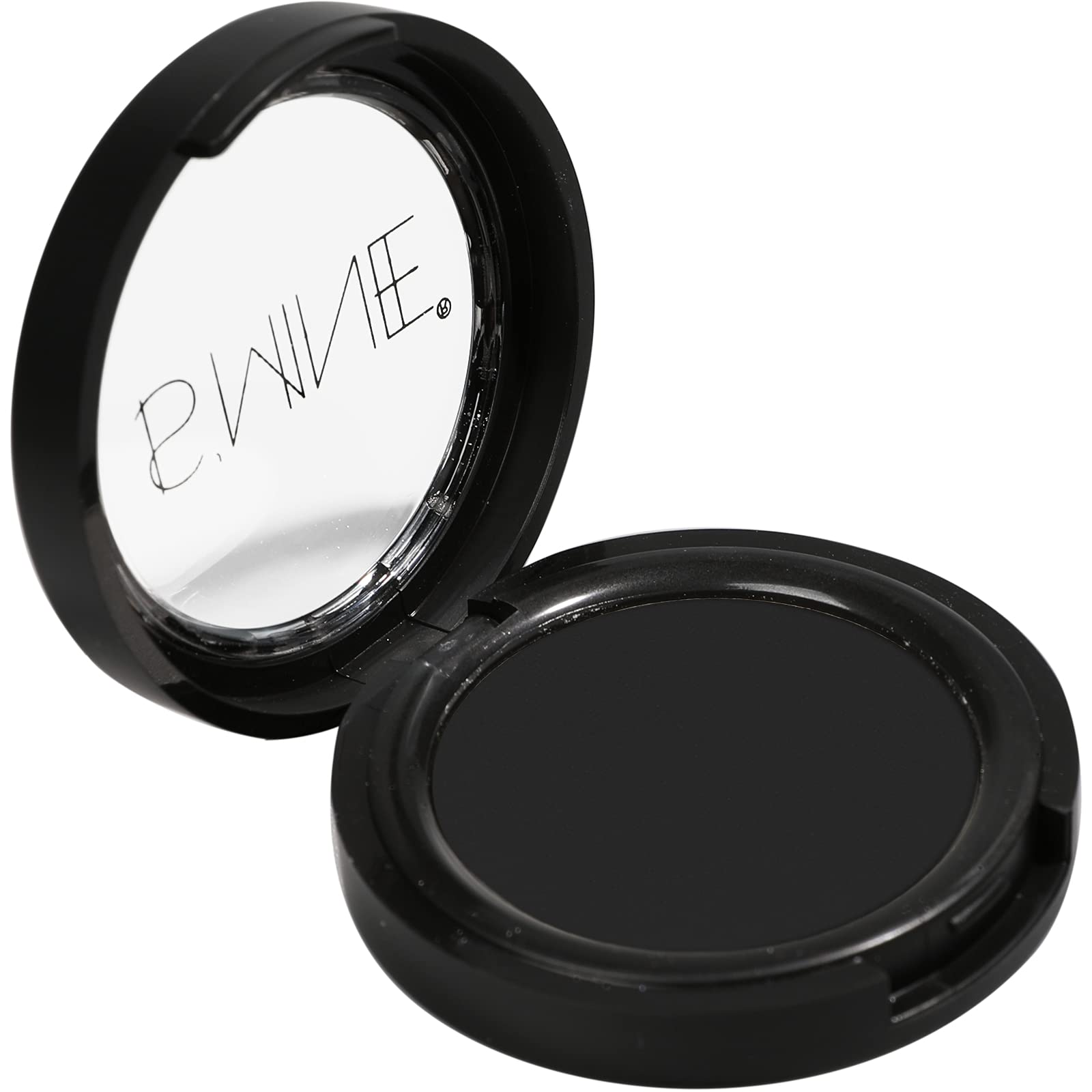 Application of IS'MINE matte black shadow on the lid demonstrates precise, even color distribution.