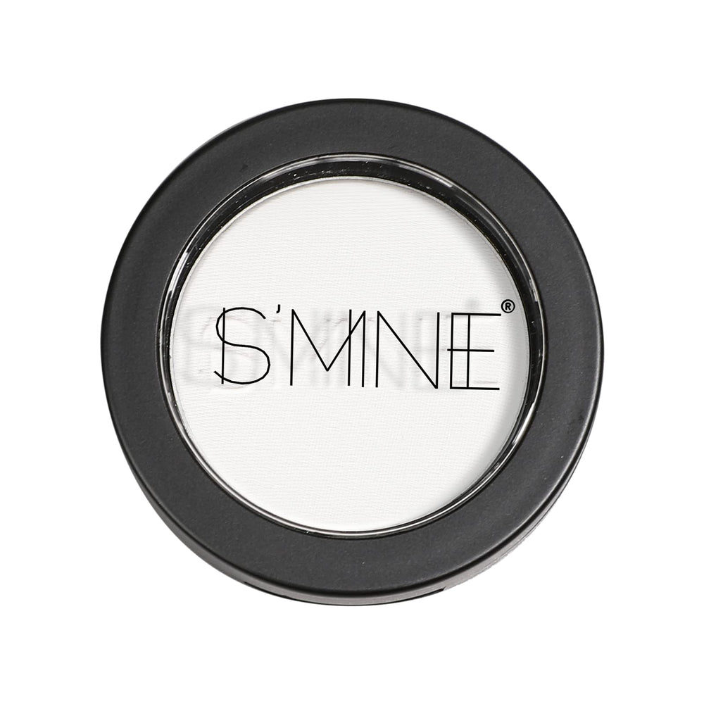 IS'MINE smooth glide formula delivers intense color for fast, confident applications.