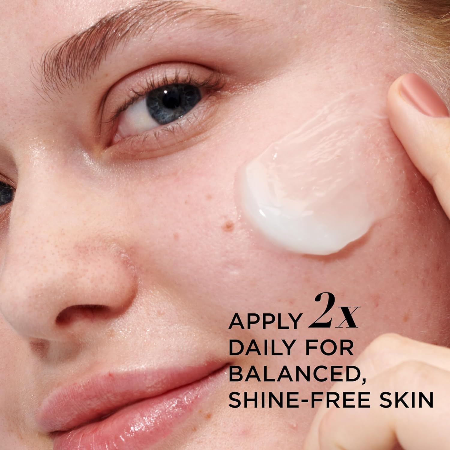 IT Cosmetics Confidence in a Gel Cream niacinamide and peptides close-up.