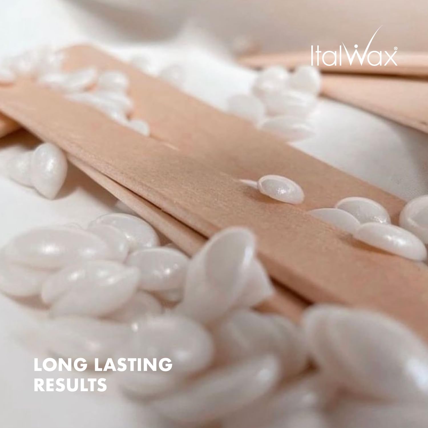 Italwax Top Line Crystal hard wax beads showing stable texture during multi-directional application.