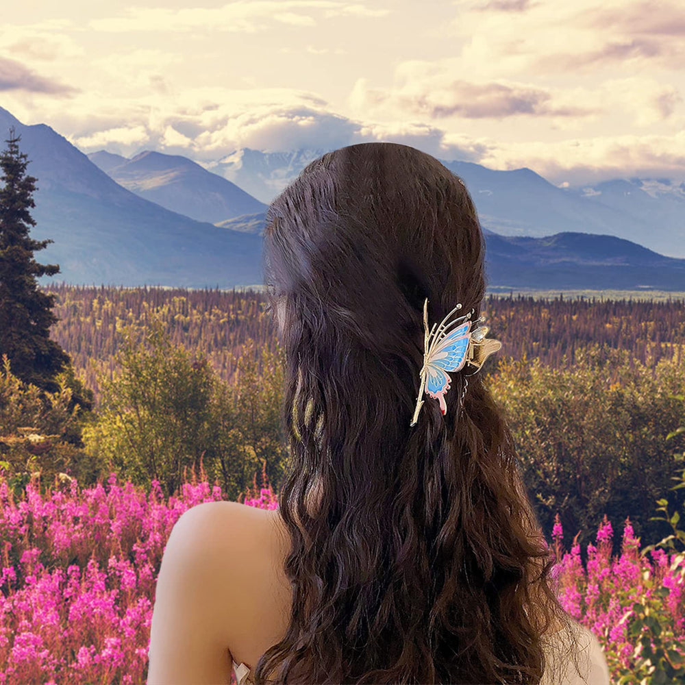 ITingstere butterfly design detail adds elegant flair to hairstyles.