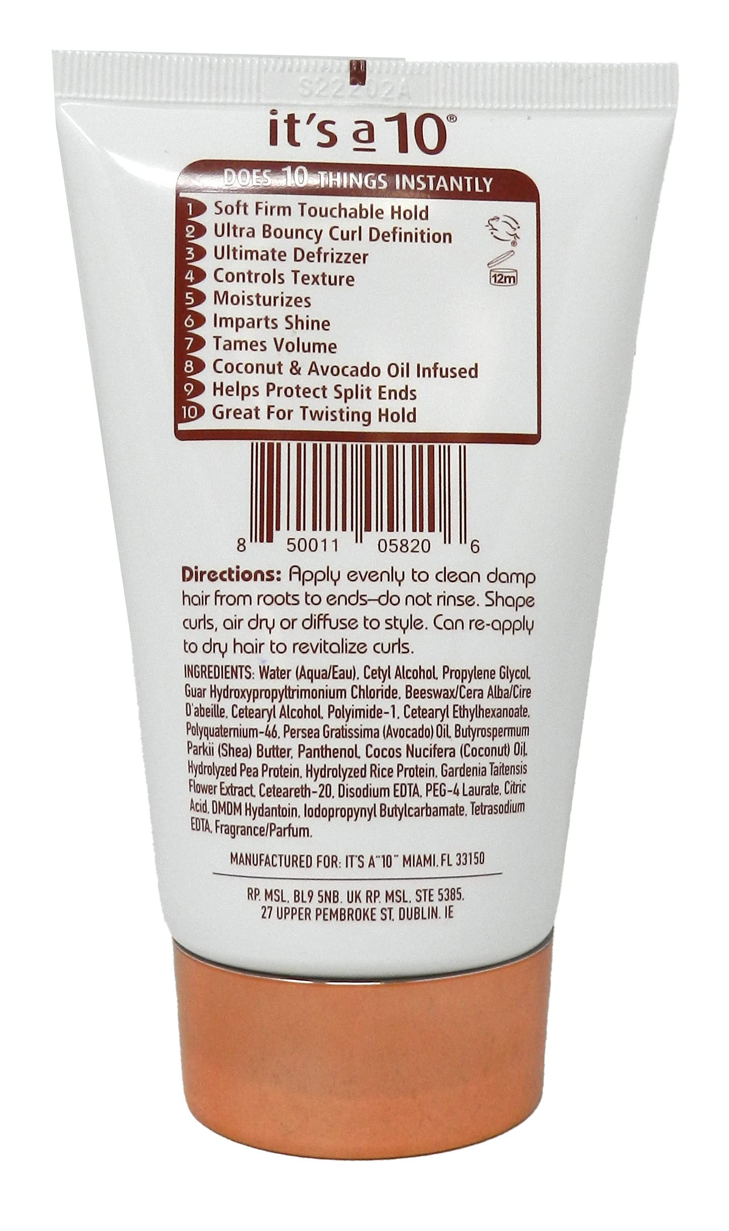 It's a 10 Haircare Coily Miracle Curl Cream con textura cremosa para rizos definidos.