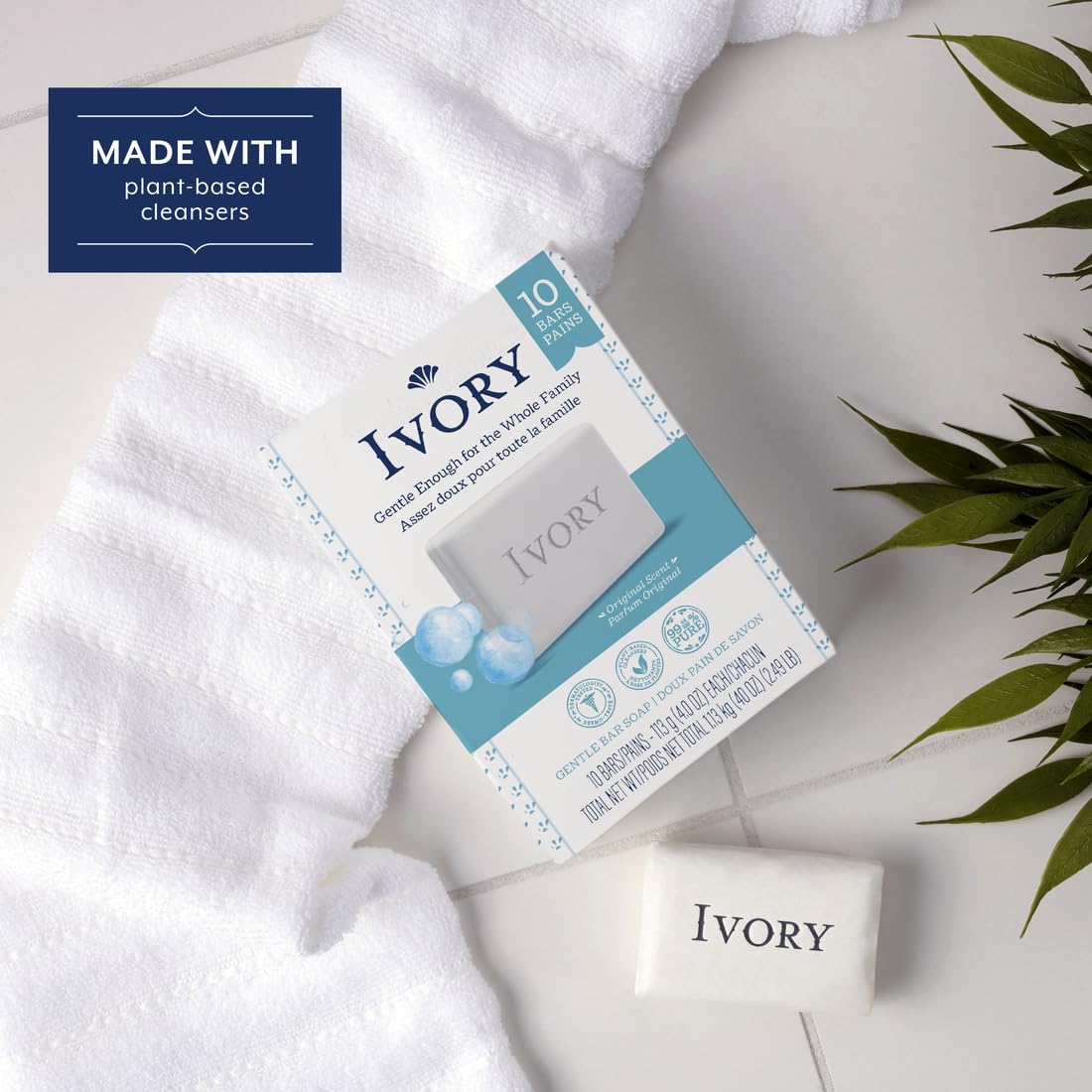 Jabón Ivory en baño minimalista, aspecto sereno y higiene confiable.