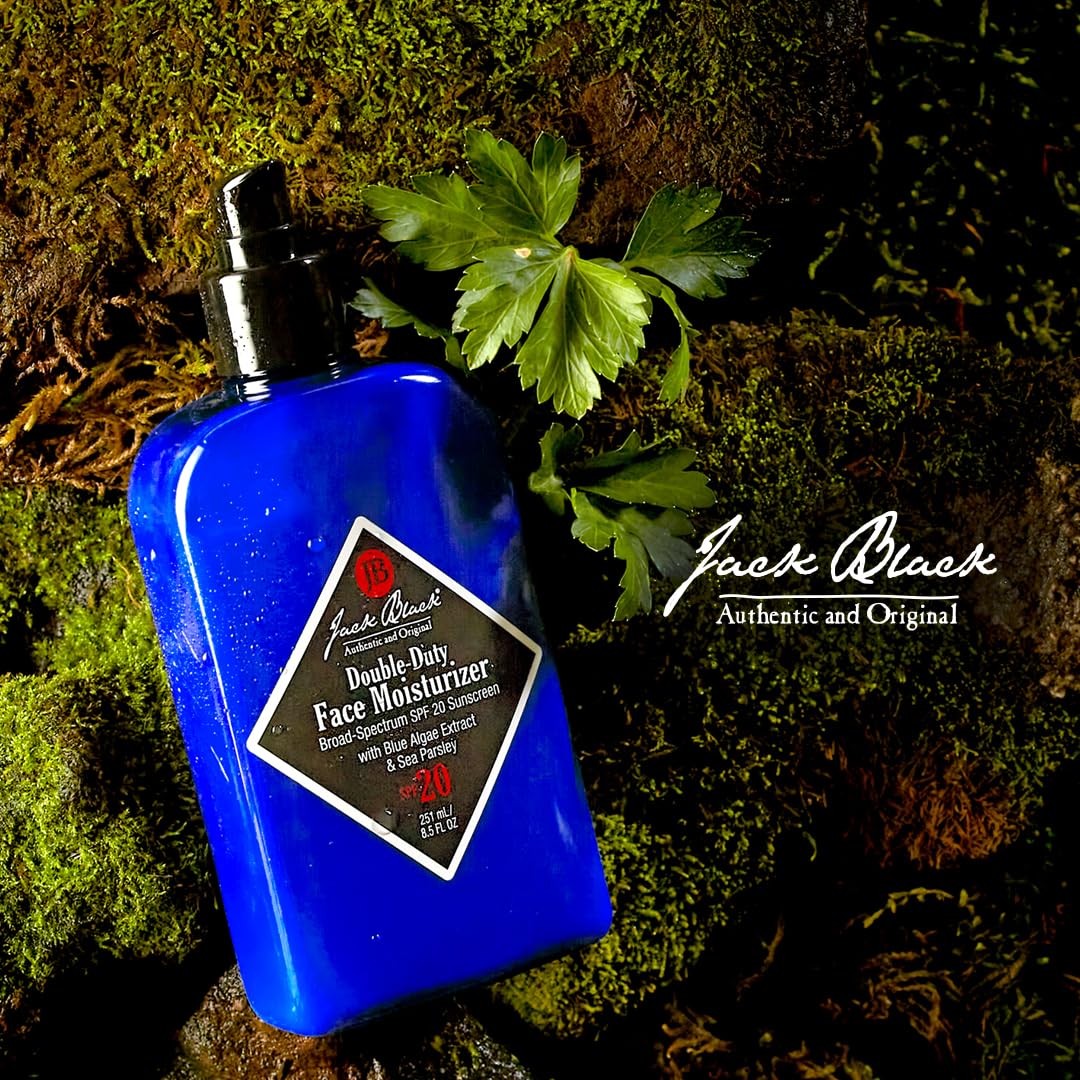 Blue algae extract detail highlighting vitamin E benefits