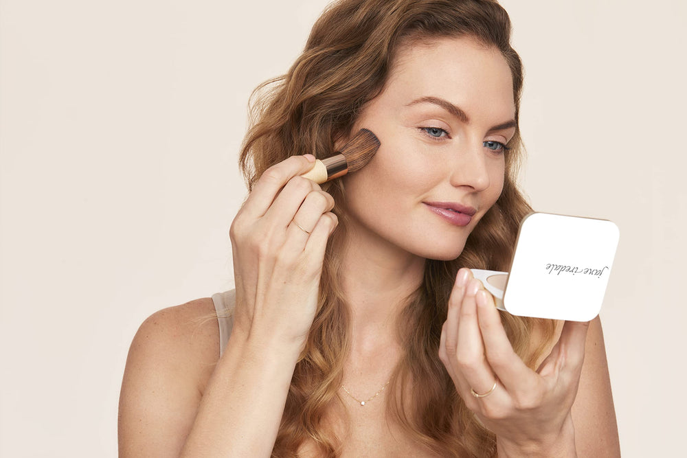 Jane Iredale PurePressed Base Refill antioxidants image with pine bark and pomegranate extracts
