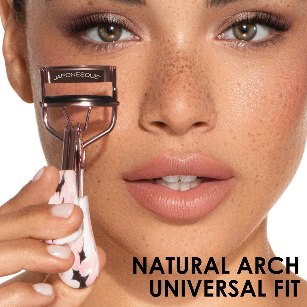 Extra wide opening accommodates long lashes and extensions for fuller results