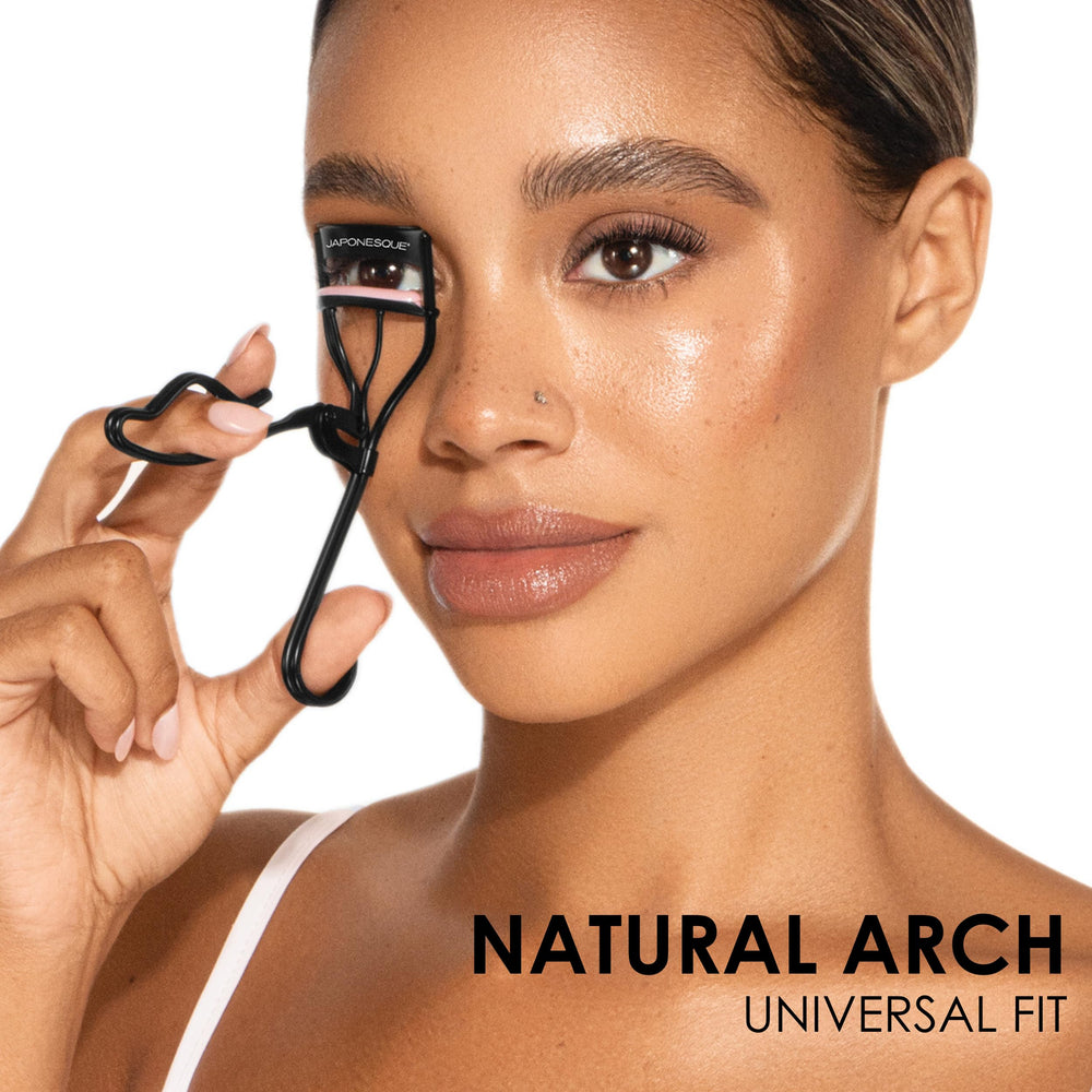 JAPONESQUE lash curler soft pad close-up for gentle contact with natural or false lashes.