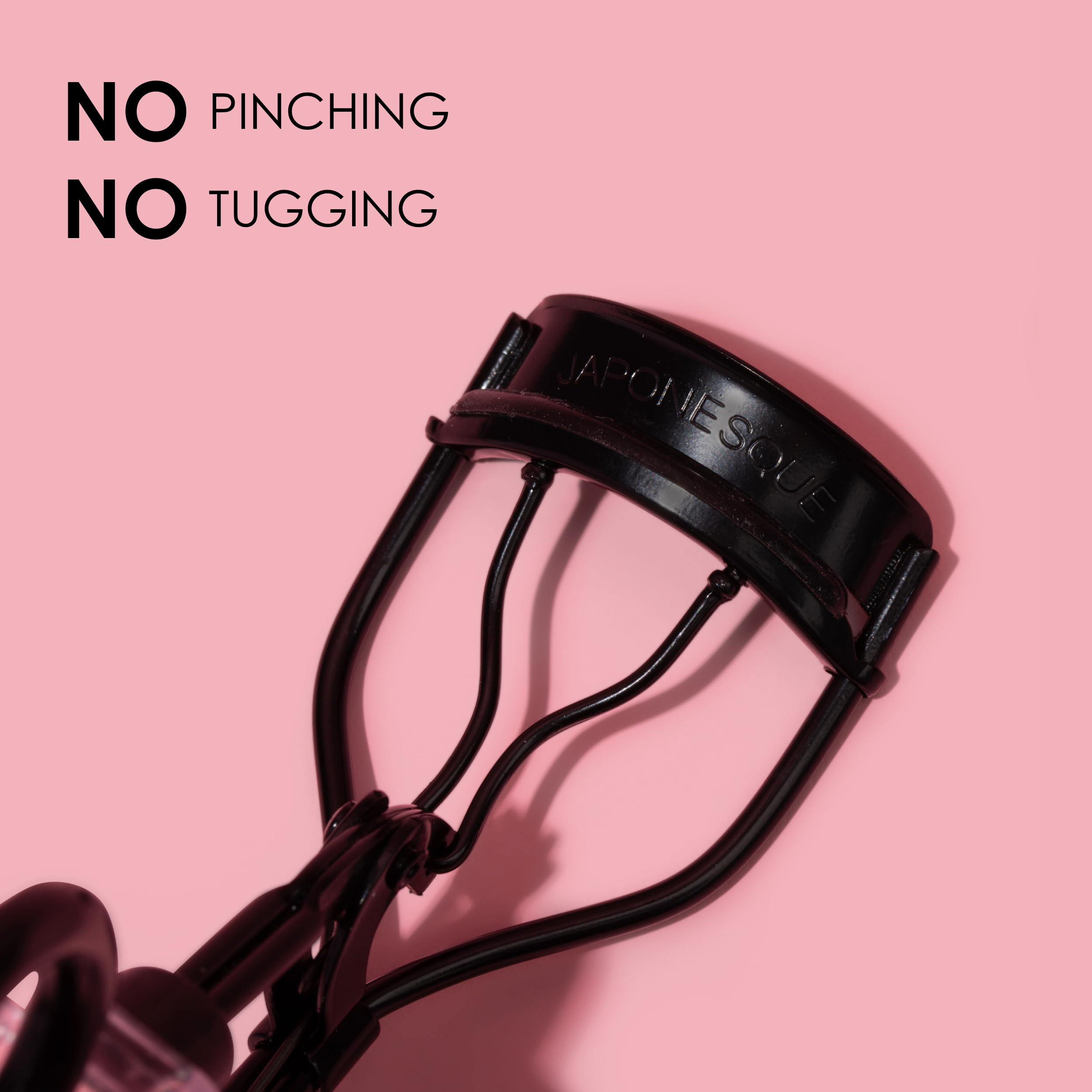 JAPONESQUE Pro Performance Lash Curler close-up cage demonstrates gentle lift without lid pressure