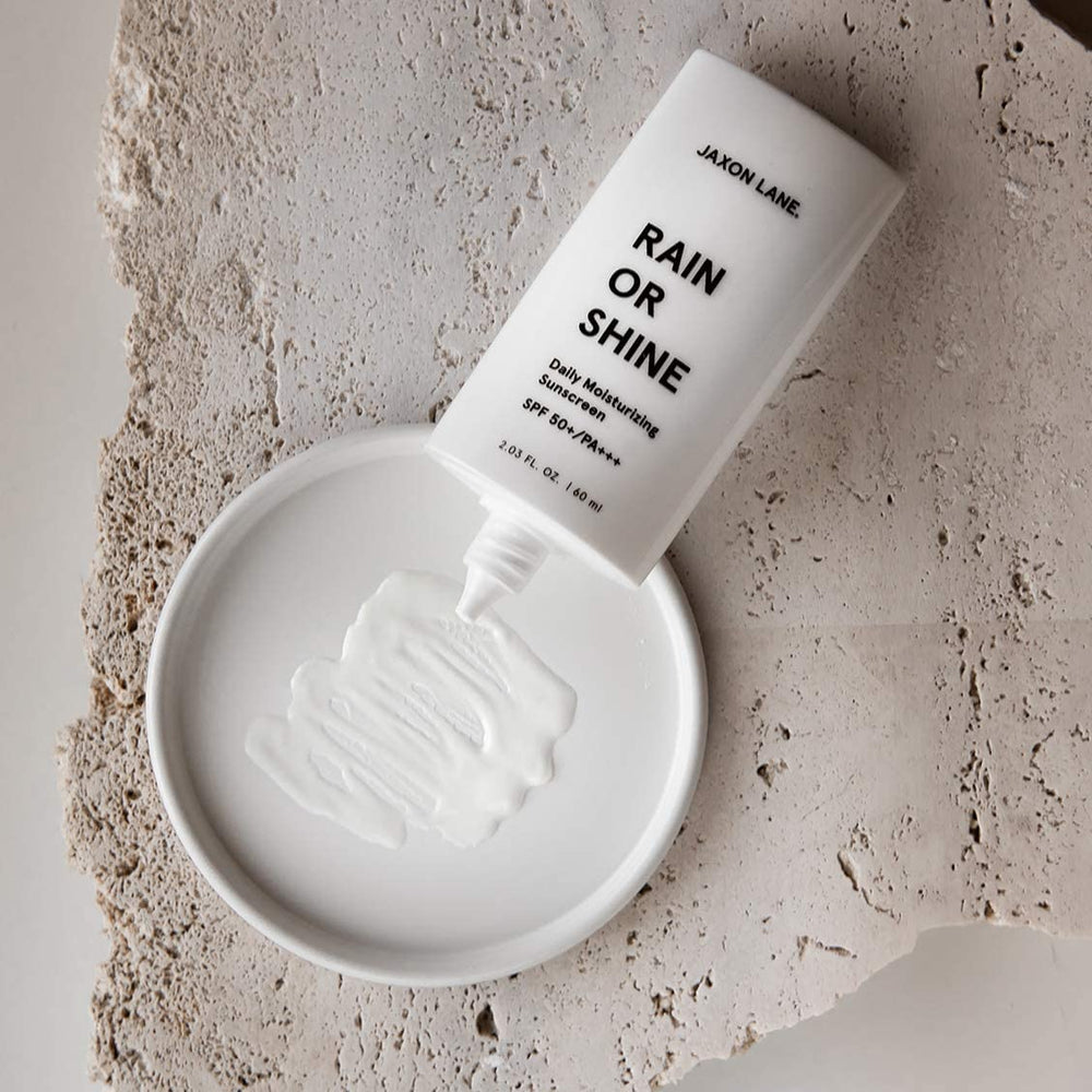 JAXON LANE Ginseng extract visual suggests antioxidant support for skin elasticity.
