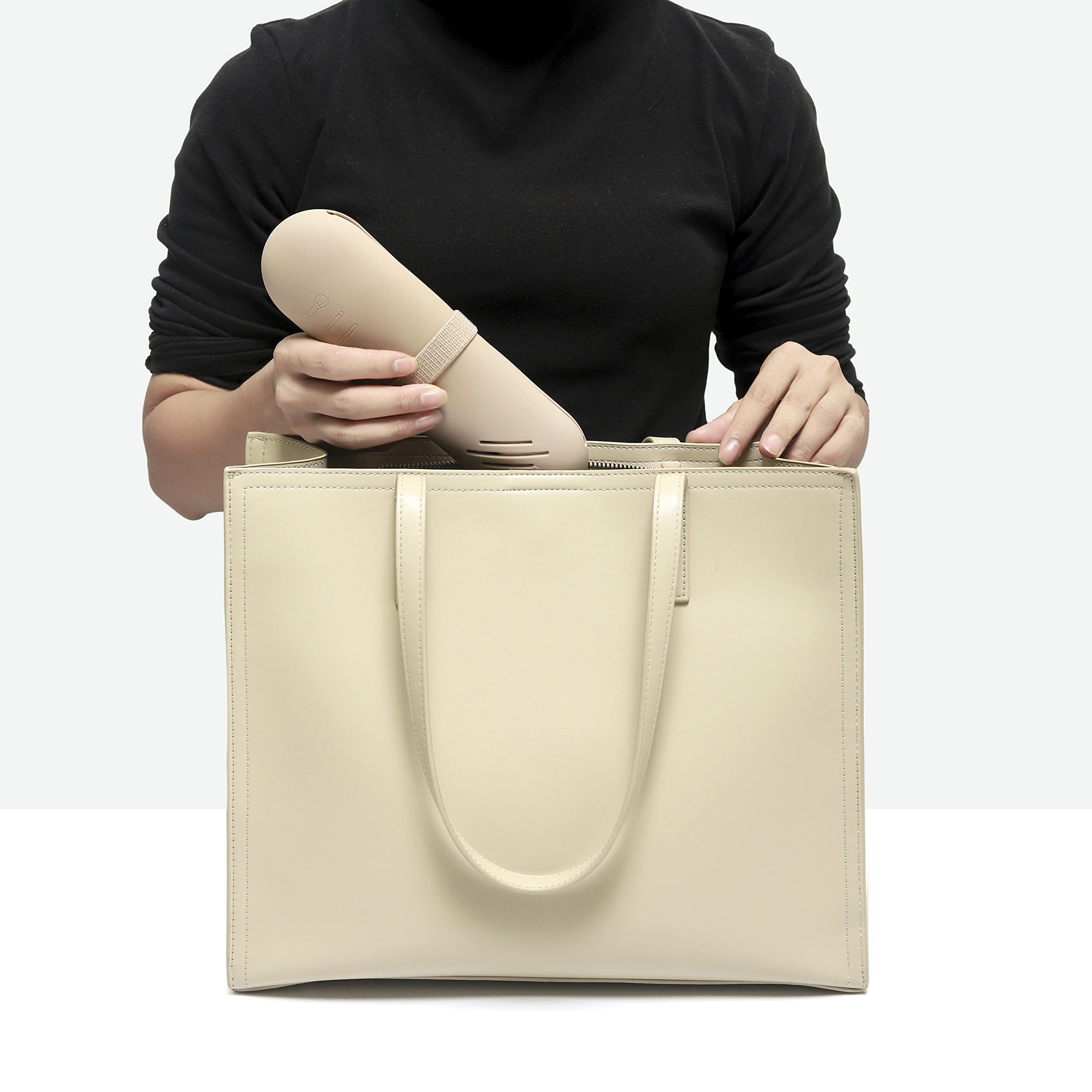 Open view of JDZJUCHU holder showing compact inner compartment