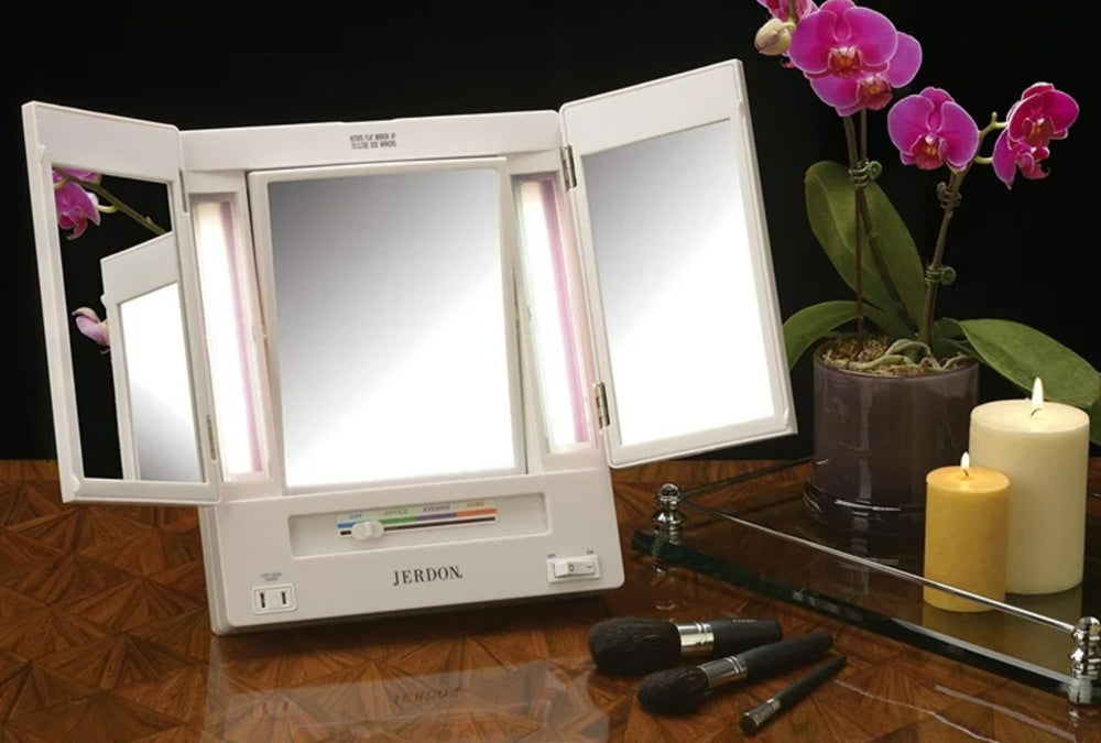 JERDON tri-fold mirror side-angle view for precise grooming