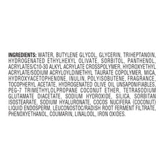 Aplicación facial con Jergens Melanin Glow para un glow sutil.