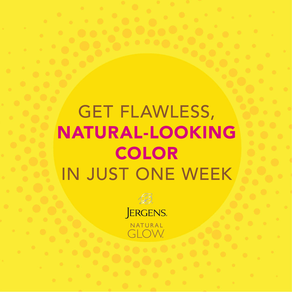 Aplicación en la ducha con Jergens Natural Glow para tono natural.