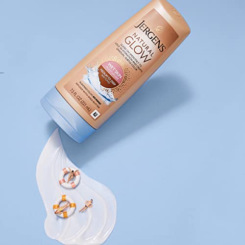Aplicación sobre piel húmeda con Jergens Natural Glow para difuminar el color.