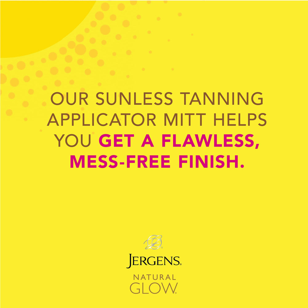 Lado aterciopelado del guante Jergens Natural Glow facilita difuminado.