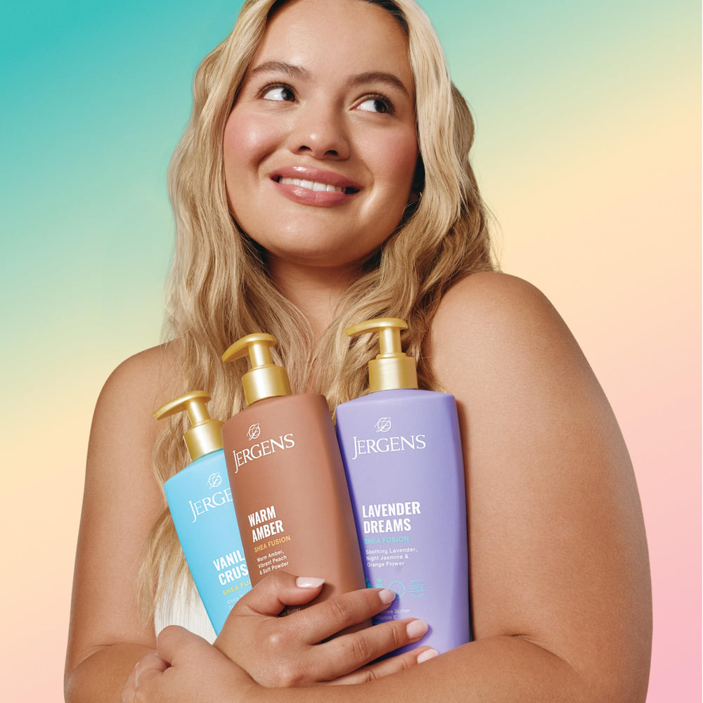 Dermatológicamente probada, crema corporal Jergens Shea Fusion.