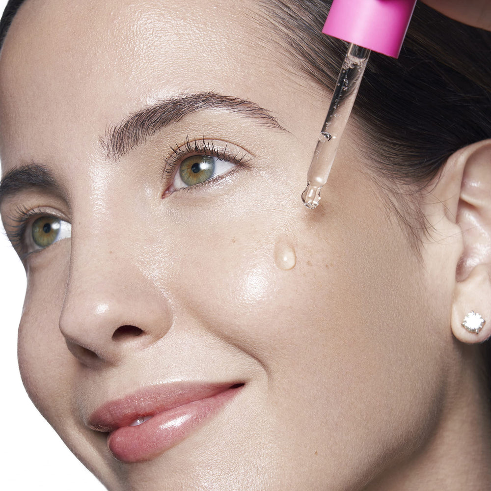 JESS BEAUTY Shine Bright textura ligera que se absorbe rápido.
