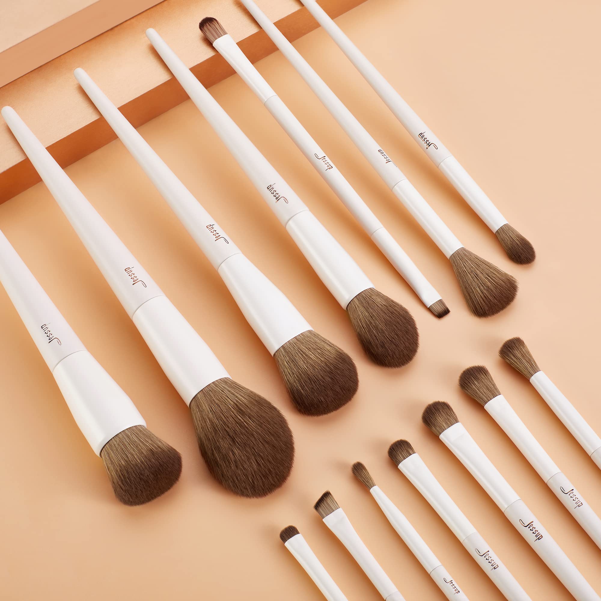 Jessup brow brush shapes brows with natural texture