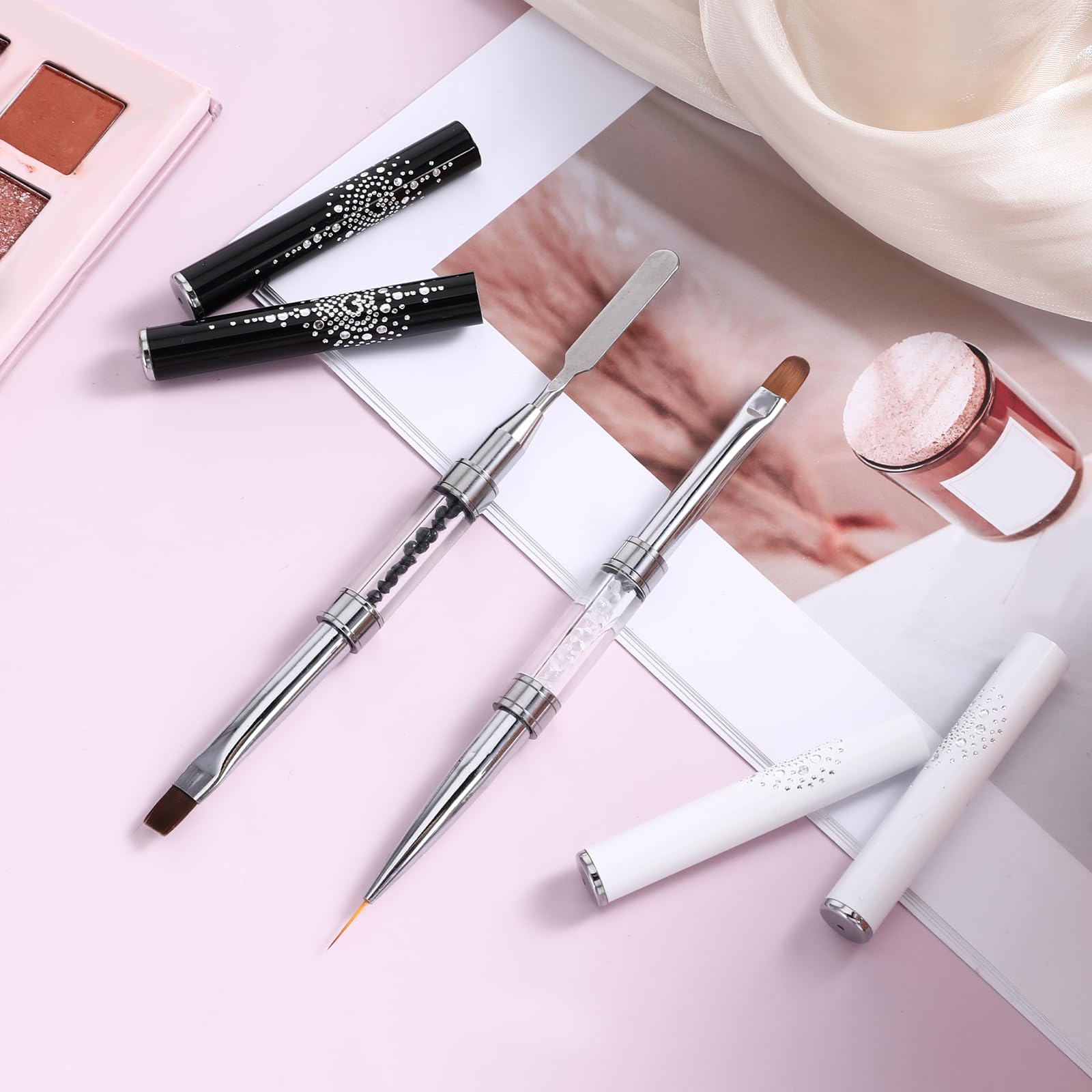 JJUNW travel-friendly nail brush for quick touch-ups