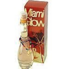 J.Lo Miami Glow flacon closeup reveals vanilla orchid and cyclamen for a warm glow.