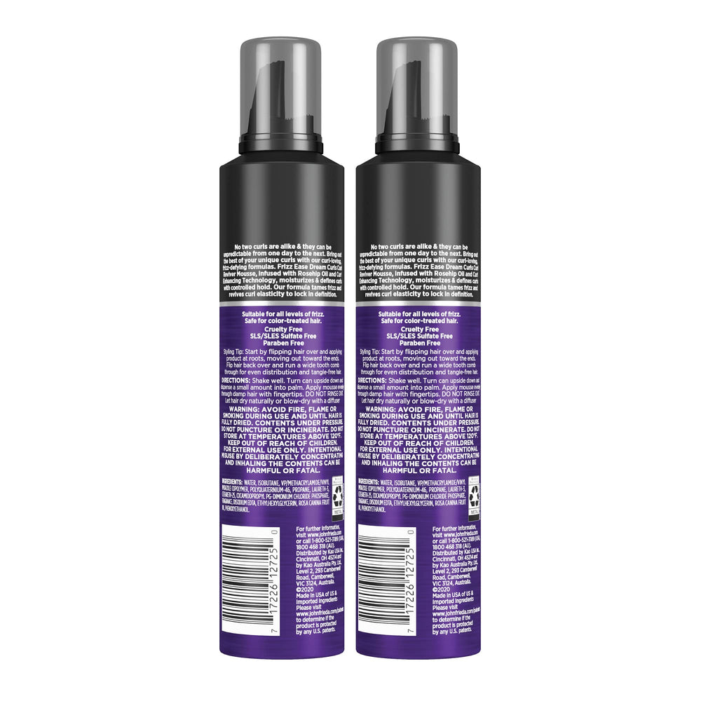 Cabello humedecido y definido con Dream Curls Mousse para peinado suave