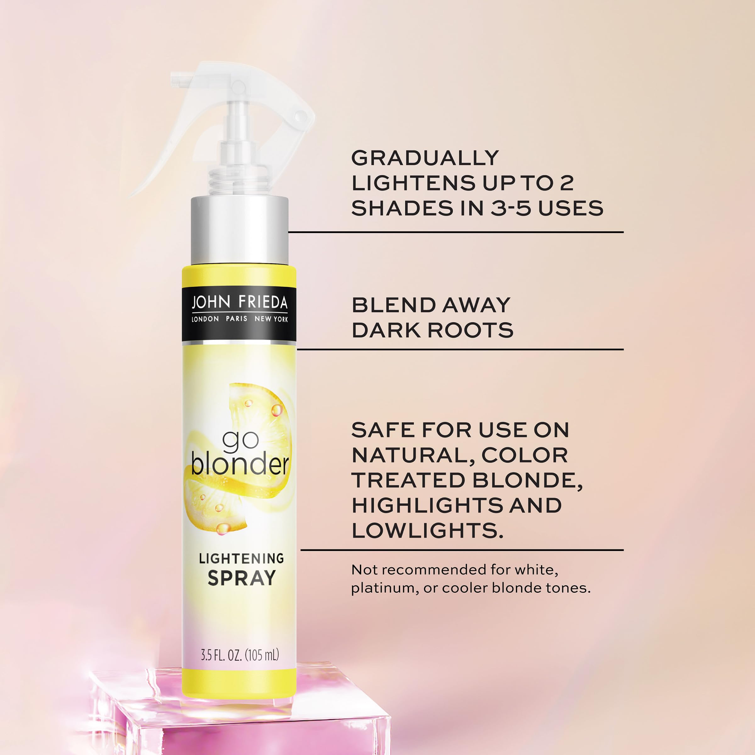 Luz natural realza el efecto del spray aclarador en rubio suave.
