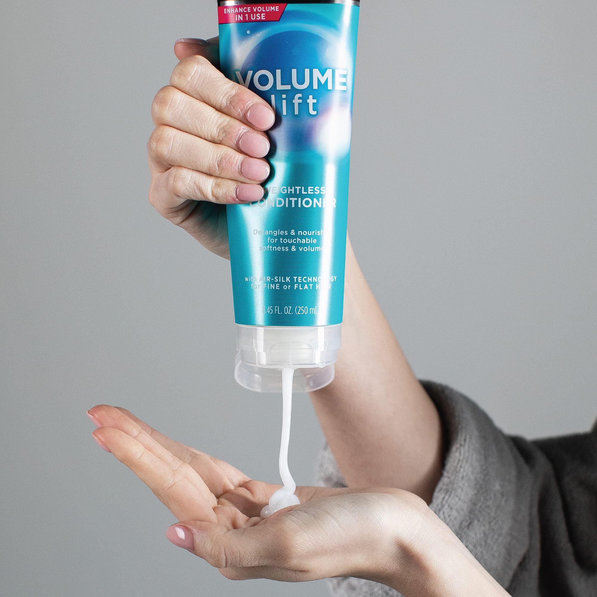 John Frieda Volume Lift: control del encrespado y cuerpo al peinar.
