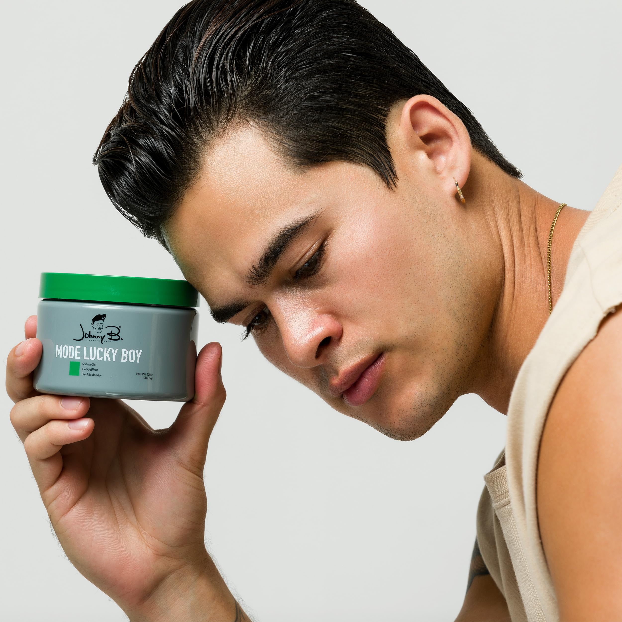 Johnny B. Mode Lucky Boy: textura densa del gel que mantiene la forma sin esfuerzo.
