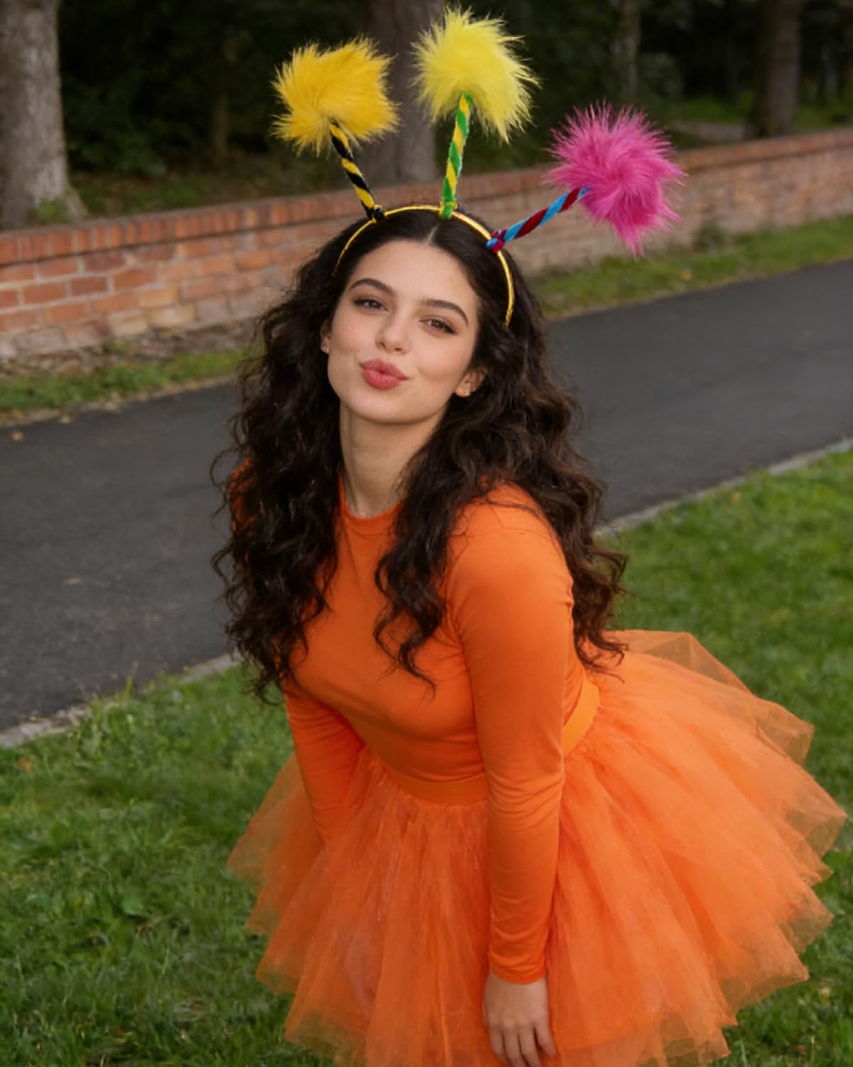 JOYCREDIBLE diadema pompones magenta para atuendos festivos