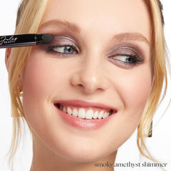 Cream-to-powder finish on Julep Eyeshadow 101 creates crease-free color