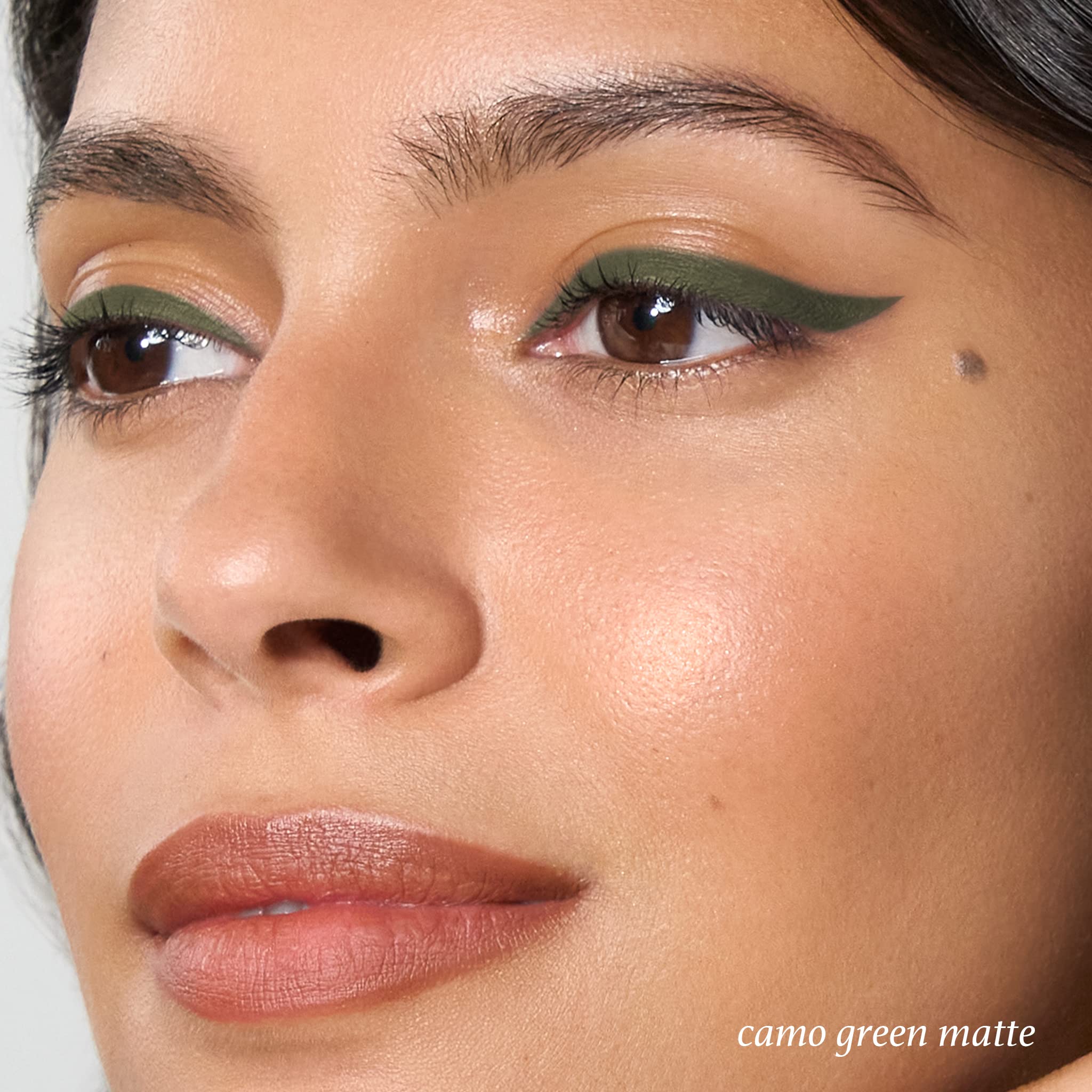 Delineado preciso con punta afilable de Julep When Pencil Met Gel.