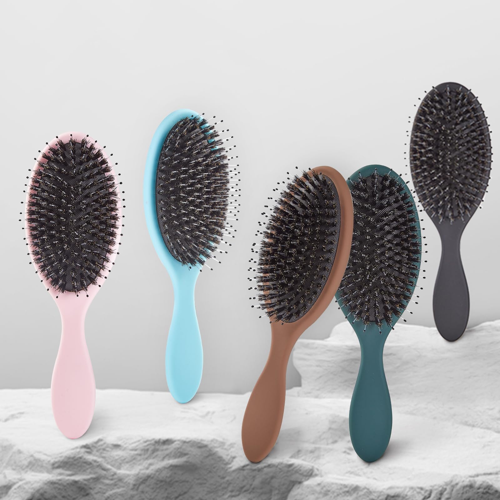Jurrissa ergonomic grip ensures comfortable daily grooming sessions.