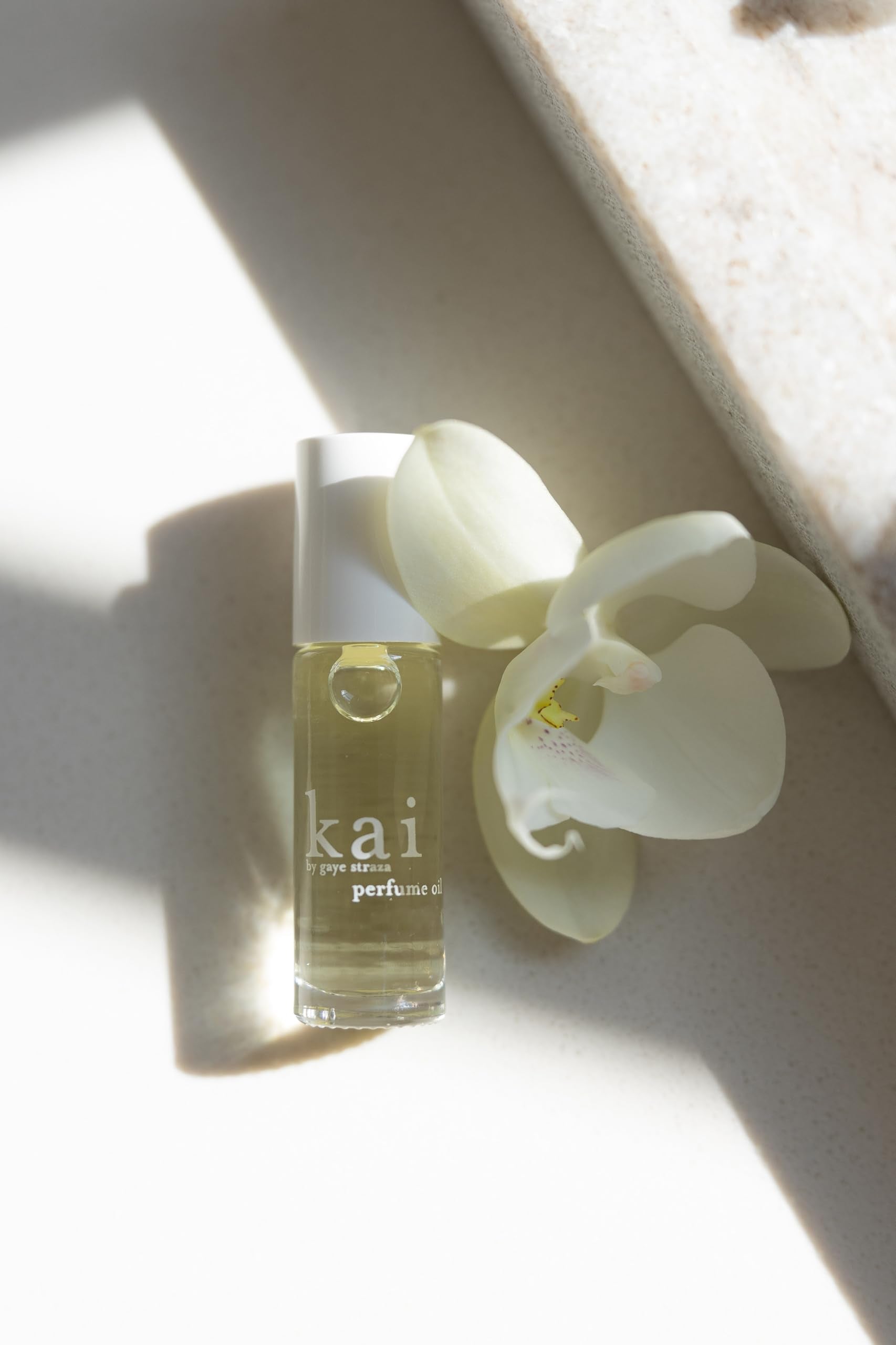Kai perfume oil Hawaiian vacation memory influence for pleasant mood.