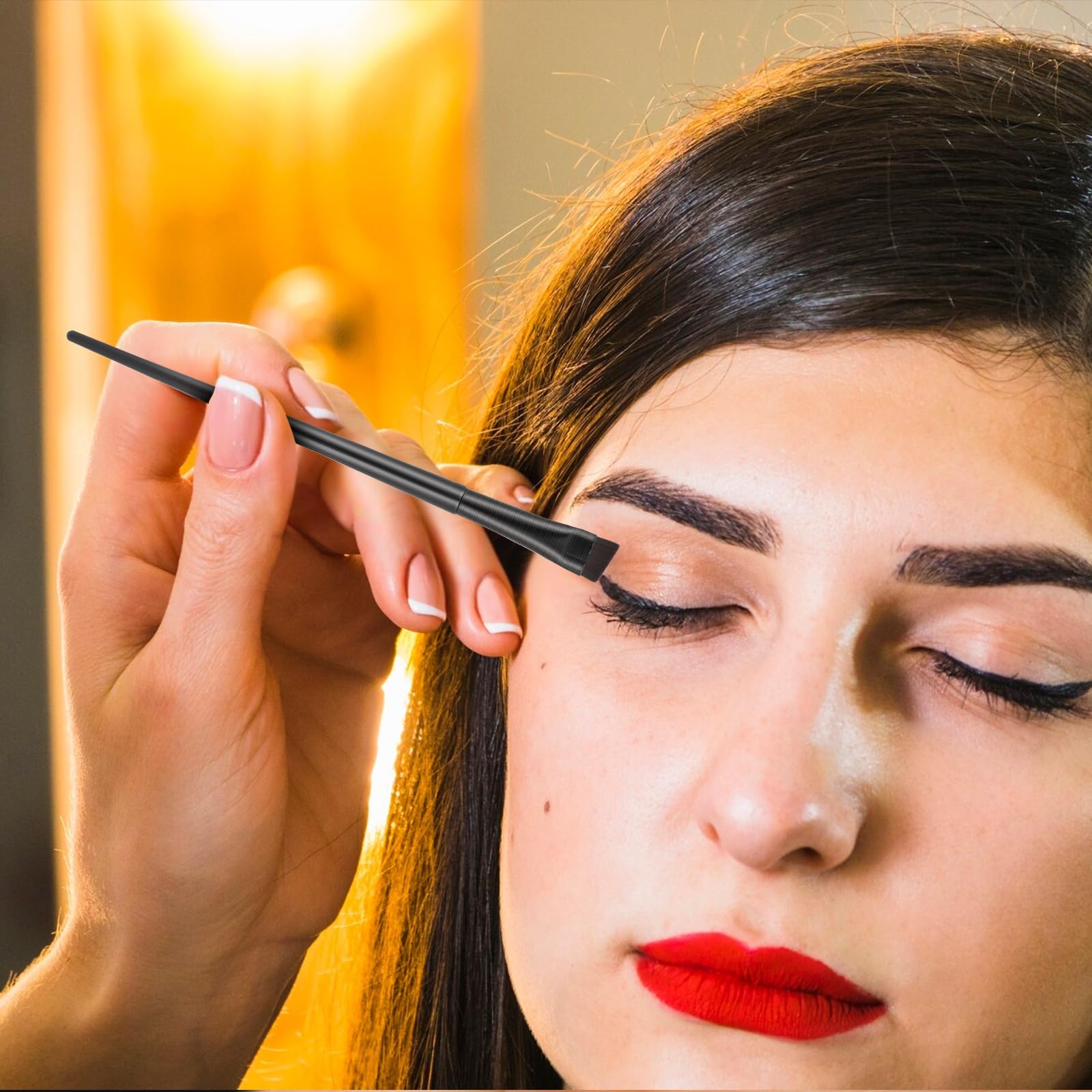 KALIONE lightweight travel brush set for on-the-go touch-ups.