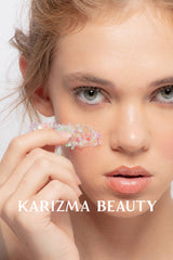 KARIZMA: envase translúcido que muestra la consistencia clara del pegamento.