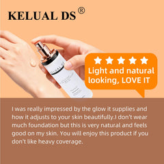 KELUAL DS: muestra de tono natural en la piel, cobertura ligera.