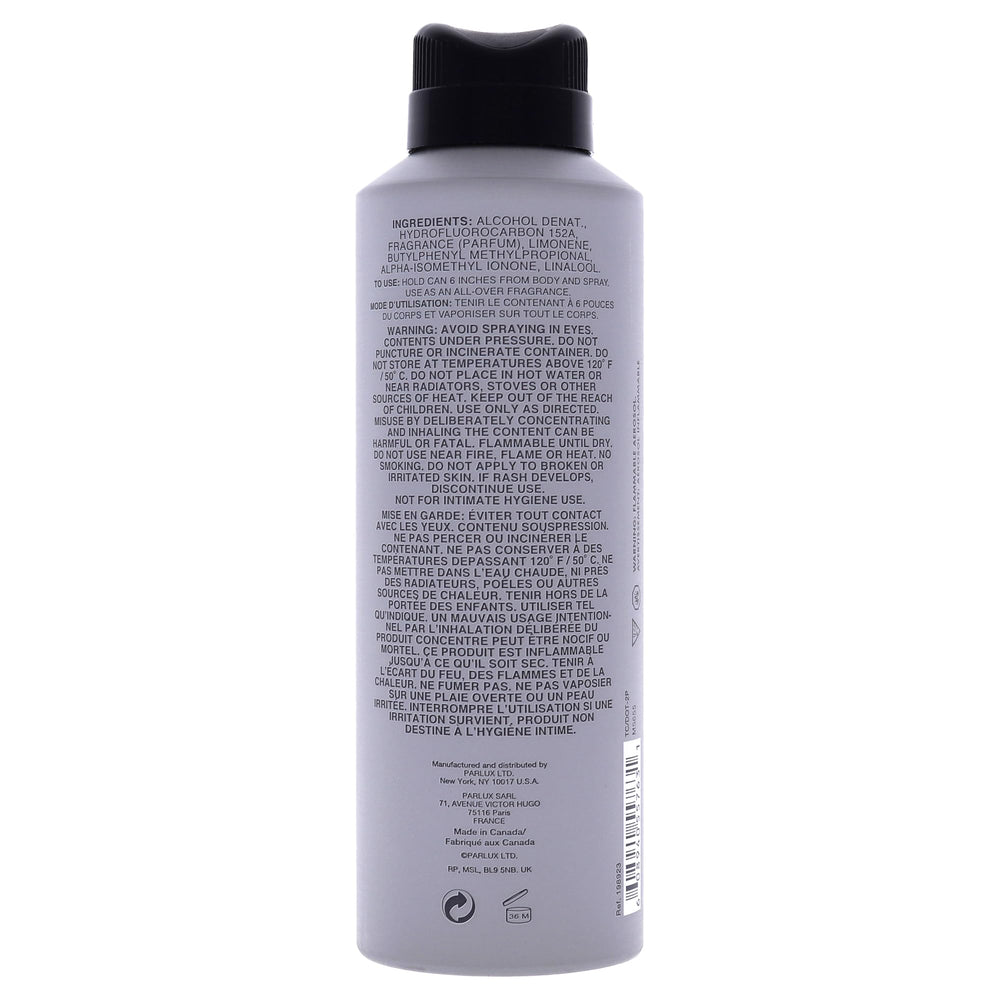 Kenneth Cole Reaction mist in motion suggesting long-lasting energizing scent.