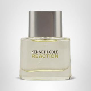 Kenneth Cole Reaction mist close-up for daily wear and lasting freshness.