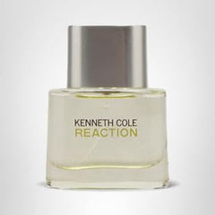 Kenneth Cole Reaction mist close-up for daily wear and lasting freshness.