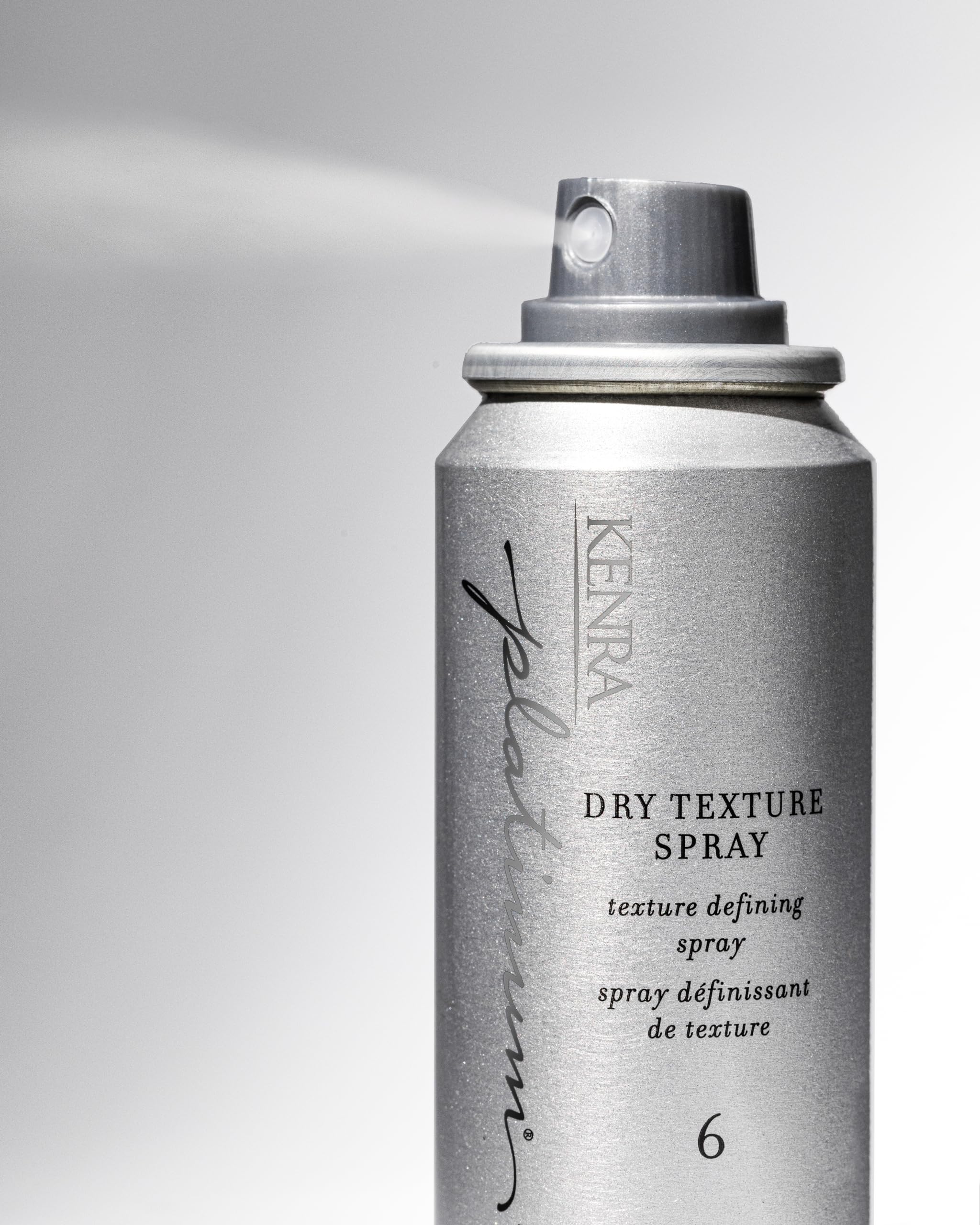 Kenra Platinum Dry Texture Spray, acabado mate para look natural.