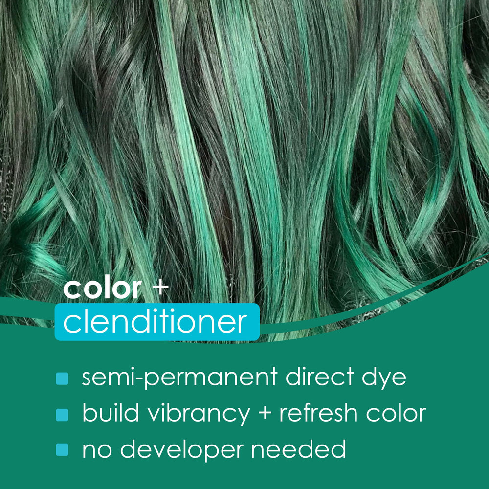 Keracolor Emerald clenditioner application demonstrates quick tinting