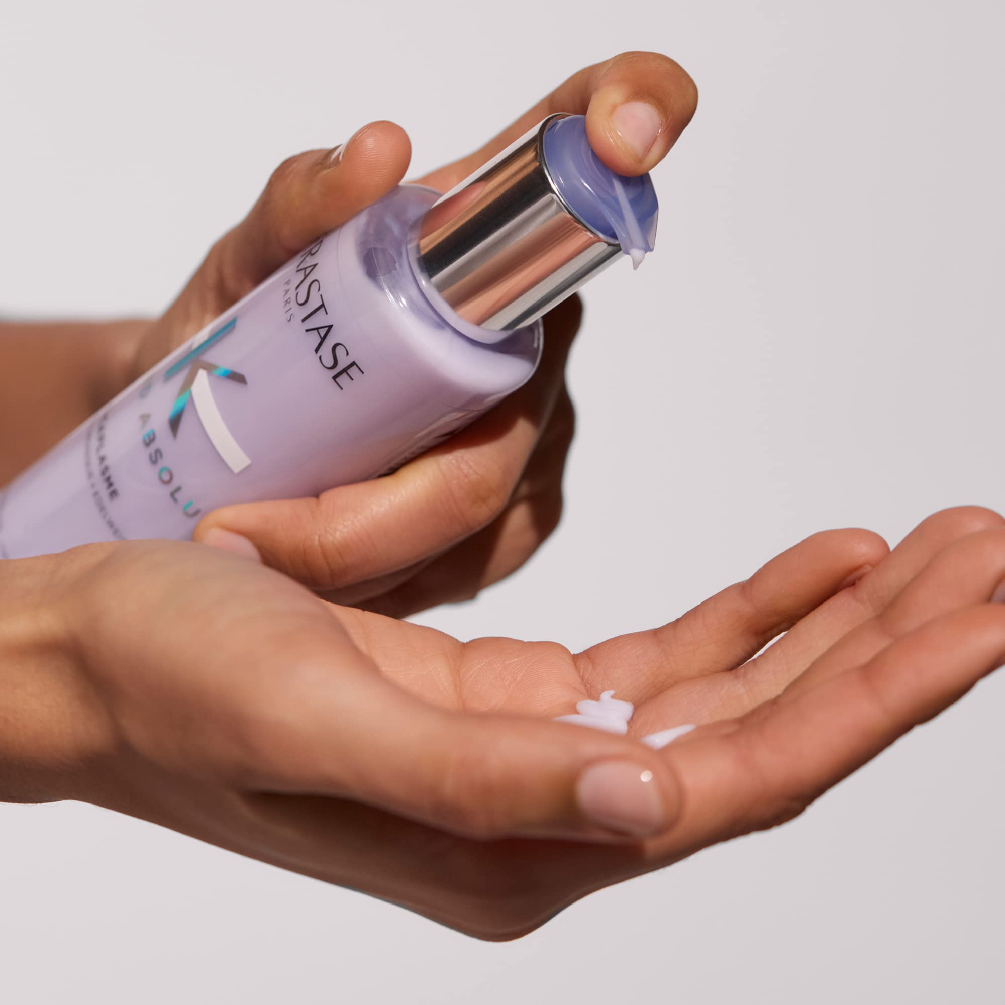 KÉRASTASE Blond Absolu UV anti-brass action focus illustrates cool-toned regimen