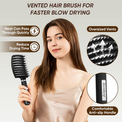 Kertiberif boar bristle brush detangles gently on wet or dry hair