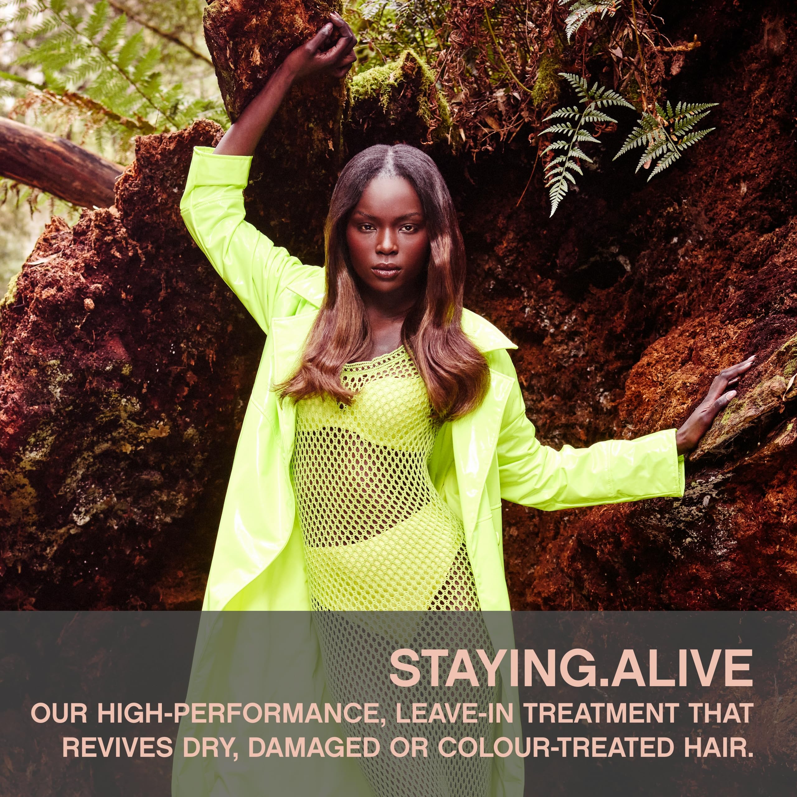 KEVIN.MURPHY STAYING.ALIVE spray mist demonstrates even coverage for frizz control and shine.